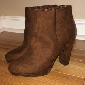 Dark brown bootie